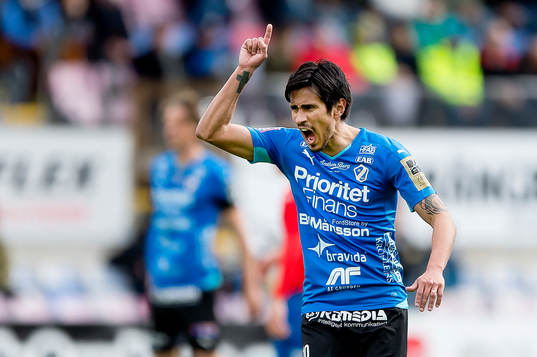 Halmstads Antonio Rojas deppar och skriker åt sina