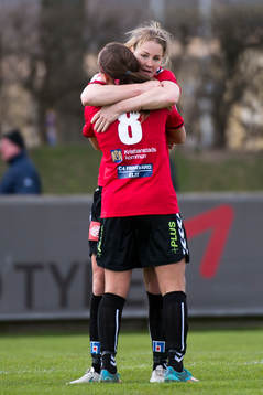 Kristianstads Mia Carlsson och Alice Nilsson jublar