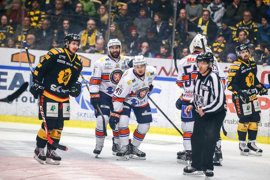 Växjös Rhett Rakhshani jublar