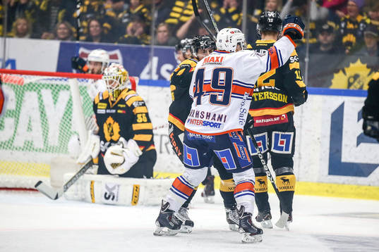 Växjös Rhett Rakhshani jublar