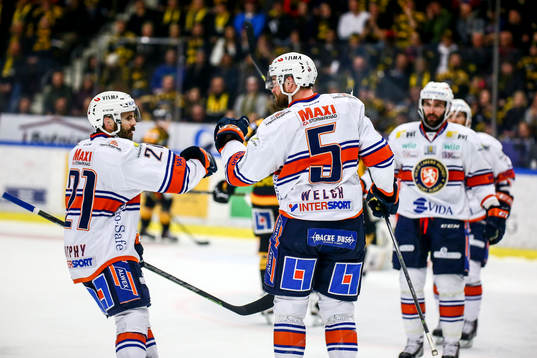 Växjös Noah Welch  jublar