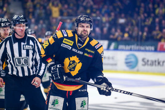 Skellefteås Janne Pesonen jublar