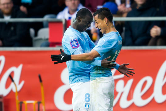 Malmö FFs Victor Yoshimar Yotun Flores jublar med Enock