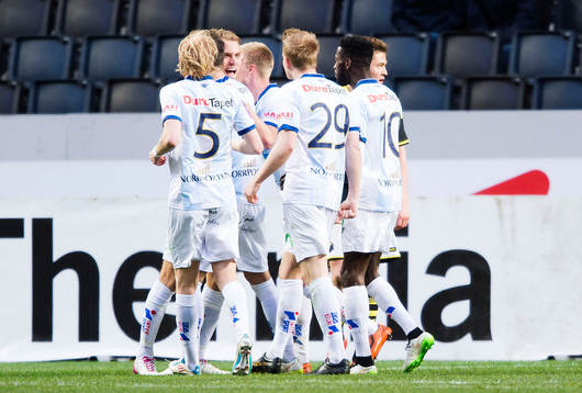 Gefles spelare jublar