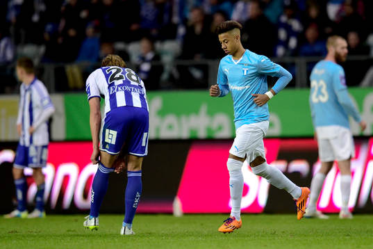 Malmö FFs Tobias Sana kommer in