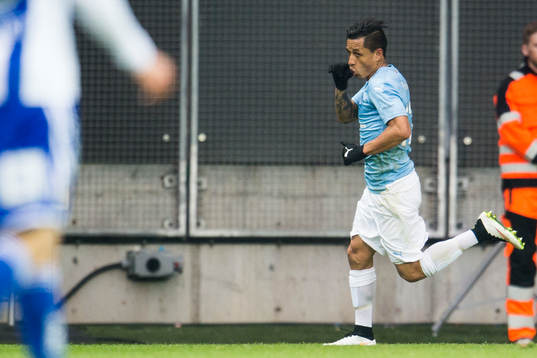 Malmö FFs Victor Yoshimar Yotun Flores jublar