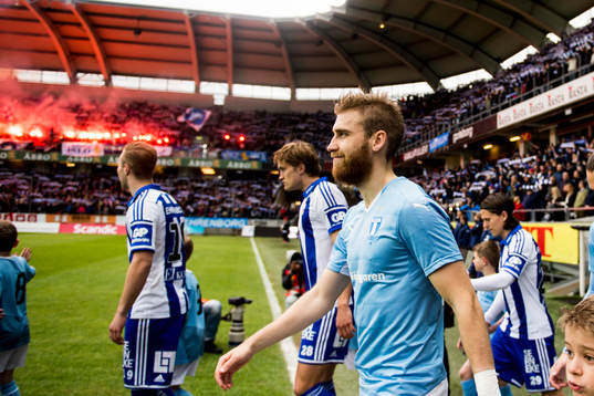 Malmö FFs Rasmus Bengtsson gör entré