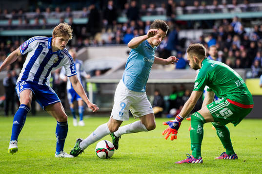 IFK Göteborgs Thomas Rogne och målvakt John Alvbåge mot