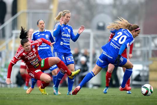 s Hanna Pettersson får frispark