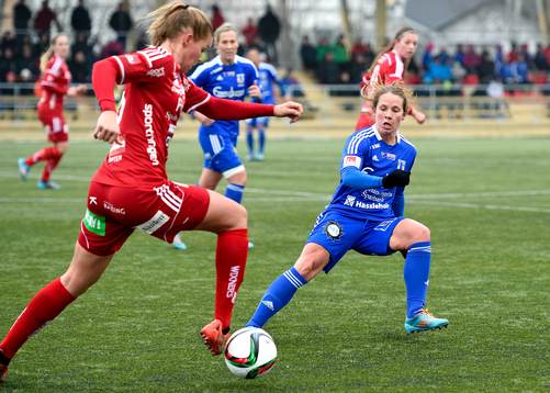 s Johanna Andersson jagar Piteå:s Nina Jakobsson