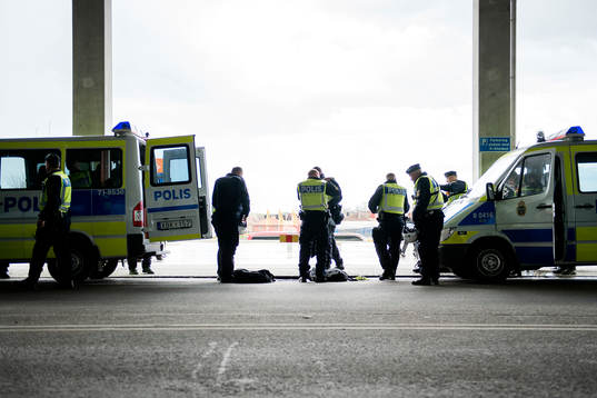 Polisen förbereder sig