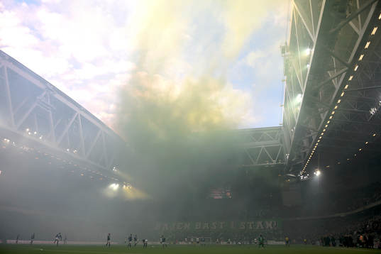 Rök på Tele 2 arena