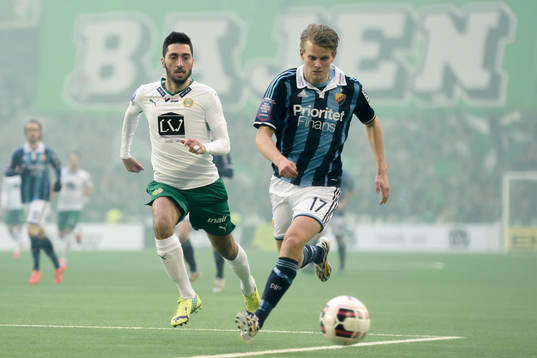 Djurgårdens Tim Björkström och Hammarbys Nahir Besara