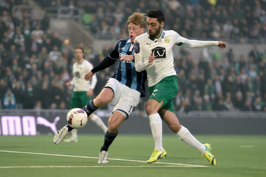 Djurgårdens Emil Bergström och Hammarbys Nahir Besara