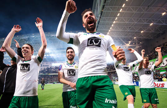 Hammarbys Nahir Besara och Kennedy Bakircioglu jublar