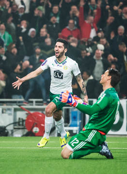 Hammarbys Nahir Besara jublar