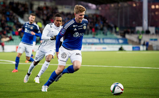 Sundsvalls Joakim Nilsson får en bristning i baksidan av