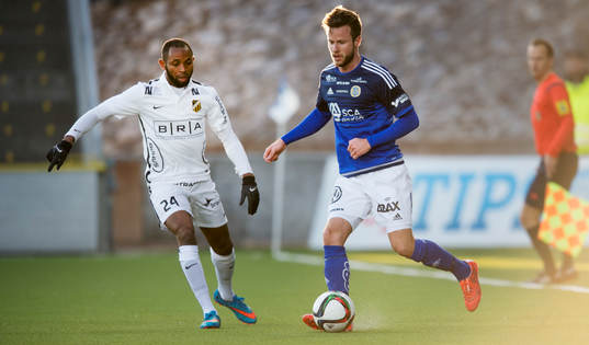 Häckens René Makondele och Sundsvalls Robert Lundström