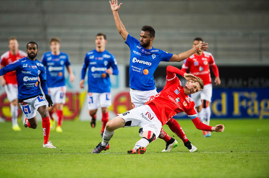Kalmars David Elm och Åtvidabergs Alberis Sérgio Angelo