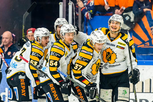Skellefteås, från vänster, Sebastian Aho, Axel