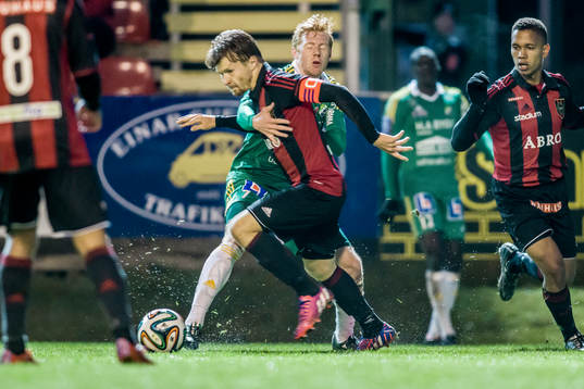 Ljungskiles Hampus Andersson  stoppar Brommapojkarnas Jacob