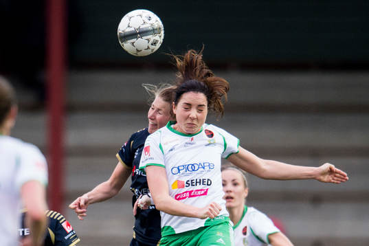 Rosengårds Emma Berglund i nickduell med Hammarbys Clara
