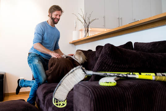 Hemma hos ishockeyspelaren Tomi Kallio