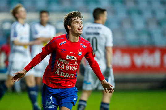 Örgrytes Daniel Paulson jublar