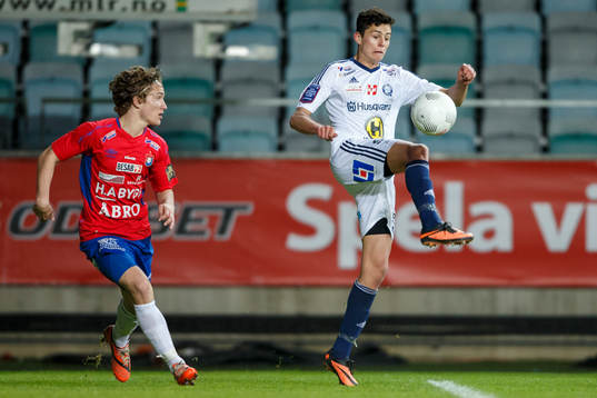 Örgrytes Jakob Lindström och Husqvarnas Kirill Laptev