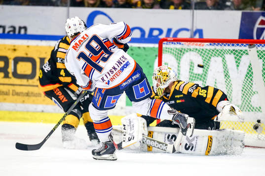 Växjös Tuomas Kiiskinen jublar