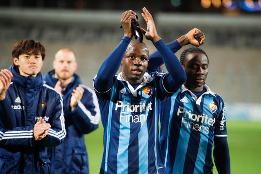 Djurgårdens Nyasha Mushekwi tackar publiken