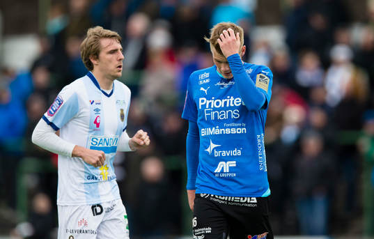 Halmstads Eric Smith tar sig för huvudet