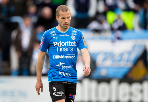 Halmstads Christoffer Andersson ser deppig ut