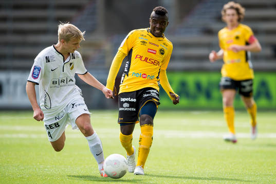 Elfsborgs Jama Makindu och Häckens Albin Falkenby