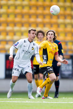 Häckens Rasmus Bozic och Elfsborgs Rasmus Rosenqvist i kamp