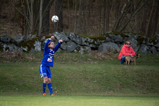 Inkast för Asarum i matchen i division 2 mellan Asarum och