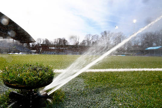 Bevattning av konstgräs