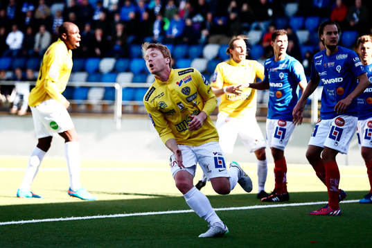 Falkenbergs Dan Keat deppar vid Åtvidabergs mål