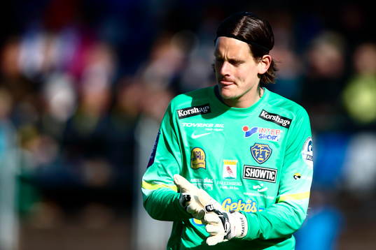 Falkenbergs målvakt Otto Martler deppar