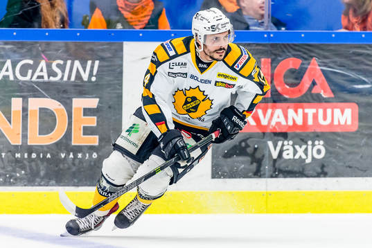 Skellefteås Daniel Widing värmer upp