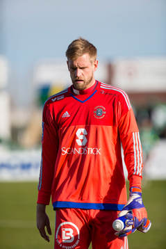 Ängelholms målvakt Oscar Berglund  deppar