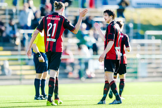 Brommapojkarnas Isak Nylén och Gabriel Petrovic jublar