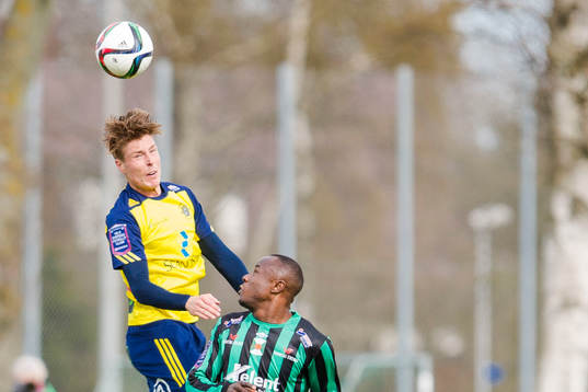 Ängelholms Marcus Bergholtz nickar