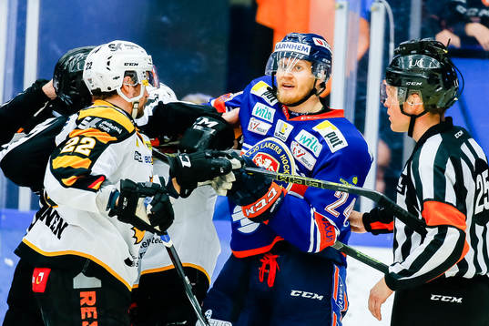 Skellefteås Janne Pesonen och Växjös Jani Lajunen