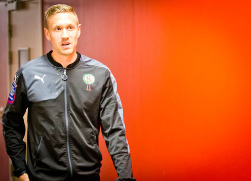 Örebros Marcus Pode på väg ut till uppvärmningen