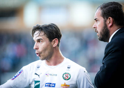 Örebros tränare Alexander Axén och Nordin Gerzic deppar