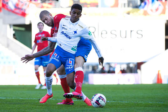 Helsingborgs Robin Simovic kapar Norrköpings Tesfaldet