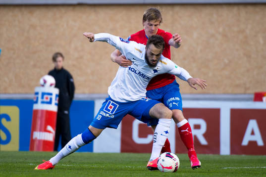 Norrköpings Emir Kujovic ikapp mot Helsingborgs Jere Uronen
