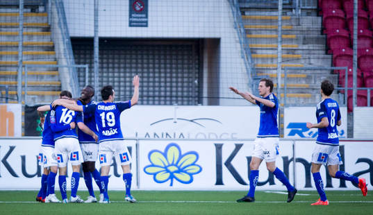 Sundsvalls Simon Helg gör 0-3 och jublar