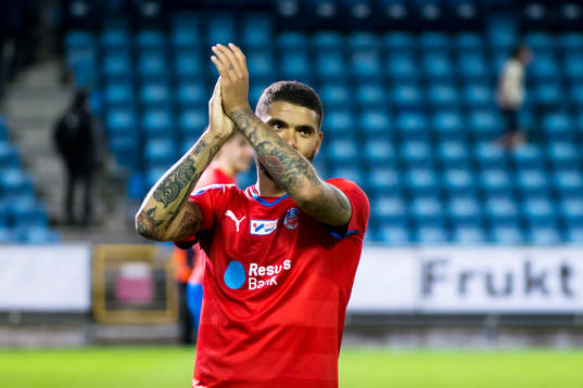 Helsingborgs Victor Palsson tackar publiken